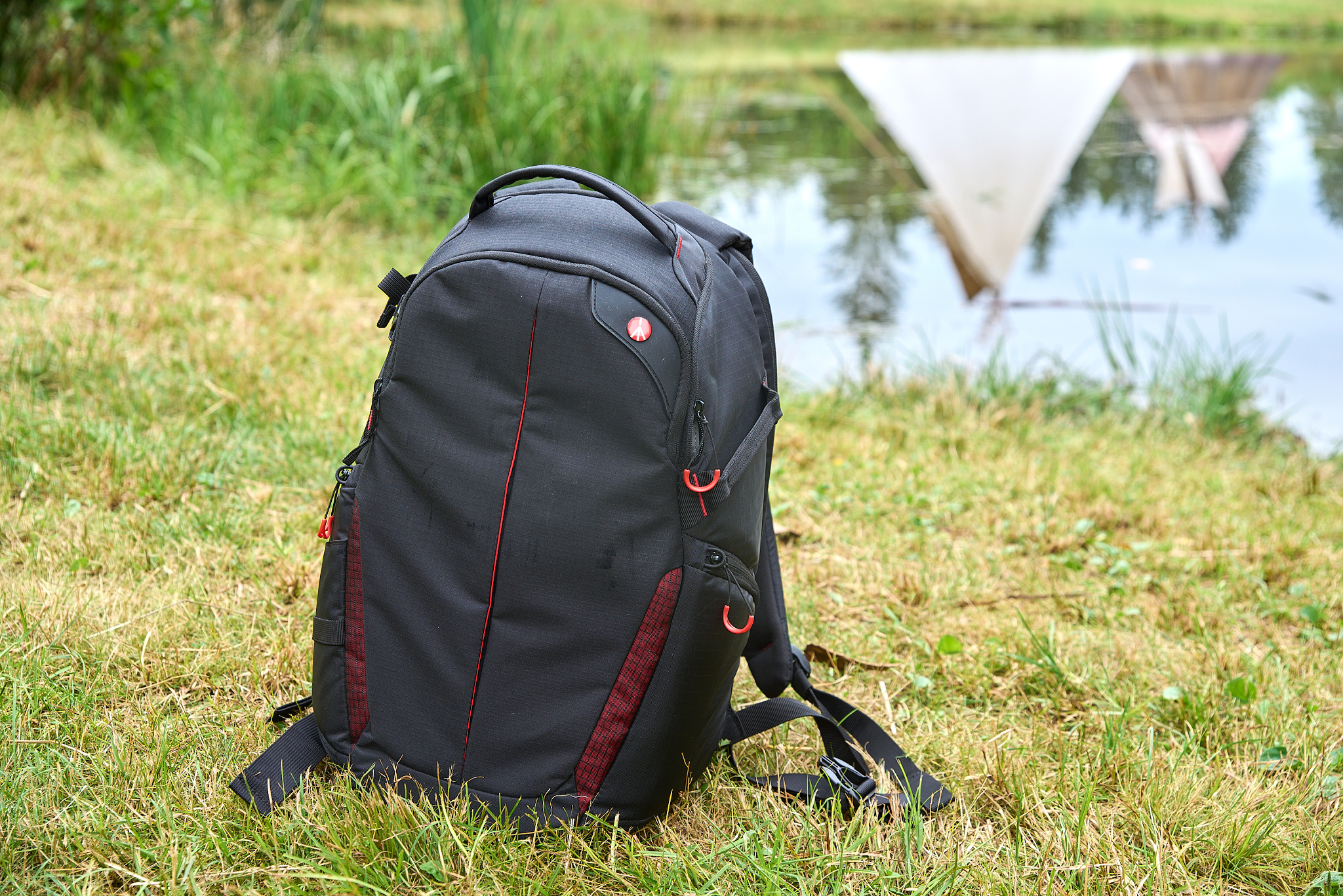 recenze_MANFROTTO_RedBee-310_Backpack_004